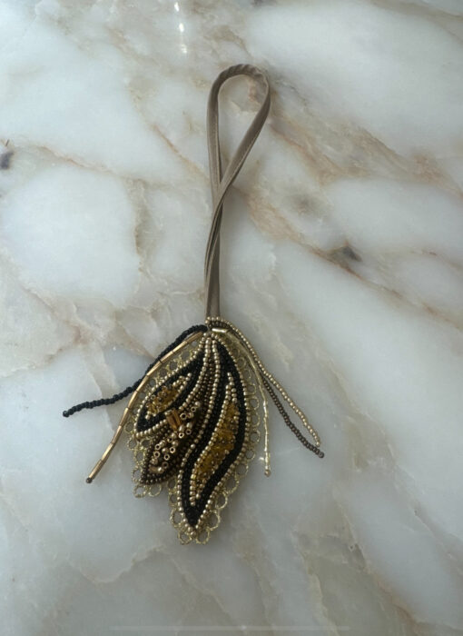 Charm 12 (leaf)