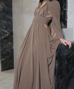 Alternative view of Layla